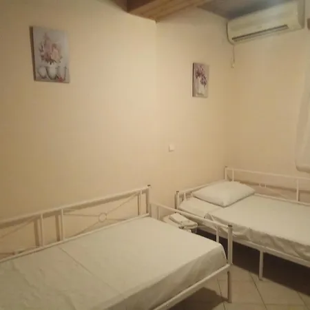 Spiros Maisonette At Vardas