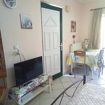 Spiros Maisonette At Vardas * Lefkada City